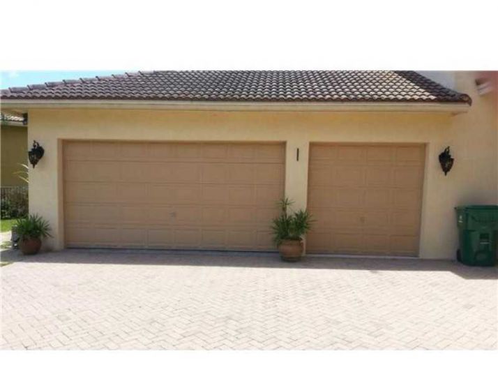 1758 SW 185 AV, Hollywood, FL 33029