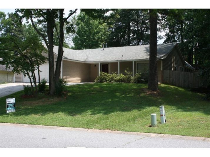 1055 Park Forest Drive Nw, Lilburn, GA 30047