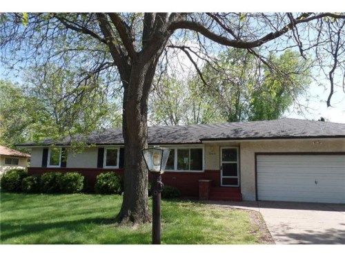 360 County Road B2 W, Saint Paul, MN 55113