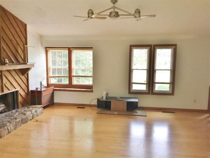 101 W Putnam Ferry Road, Woodstock, GA 30189