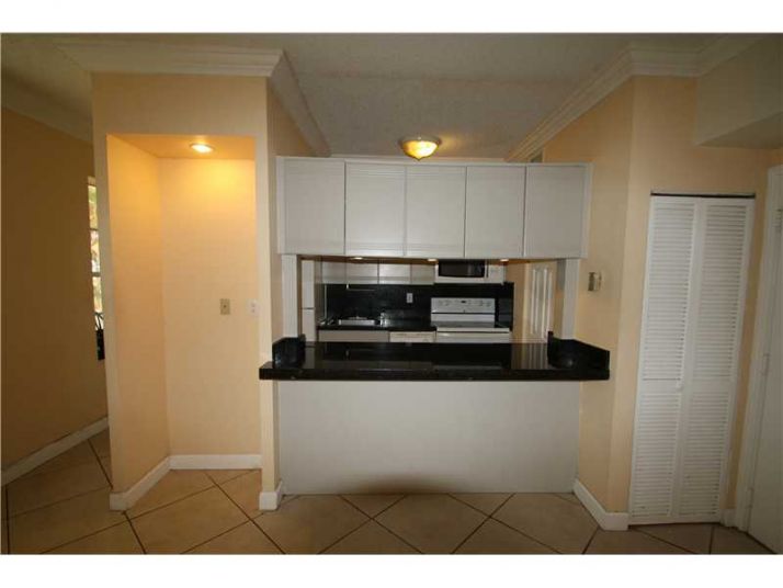 1559 MICHIGAN AV # 204, Miami Beach, FL 33139