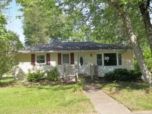 1021 S Line St, Chesaning, MI 48616