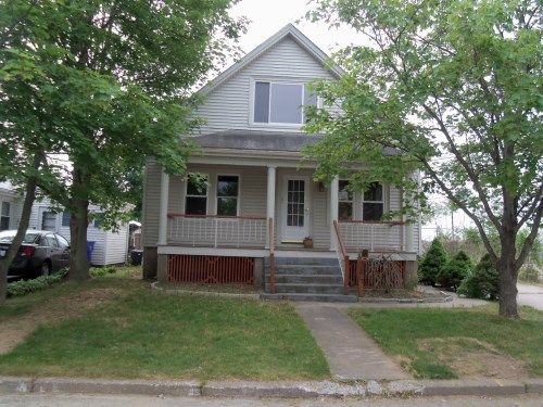 77 Farrell St, Pawtucket, RI 02861