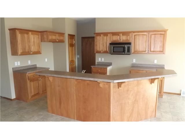 2216 S June Ave, Sioux Falls, SD 57106