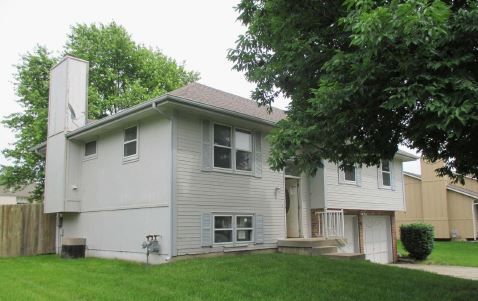 1405 SW Madison St, Lees Summit, MO 64081