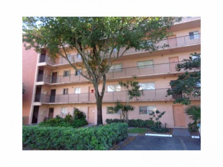 8610 N SHERMAN CR # 105, Hollywood, FL 33025
