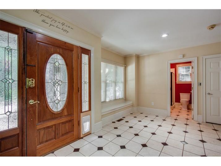 6618 Club View Court, Flowery Branch, GA 30542