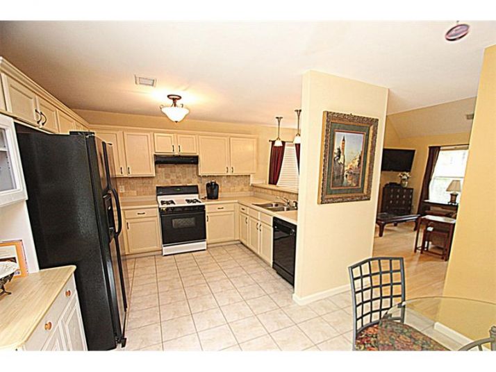 532 Parkstone Lane, Woodstock, GA 30189