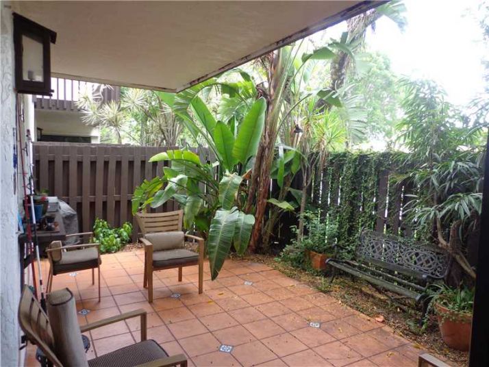 11035 SW 132 CT # 13-4, Miami, FL 33186