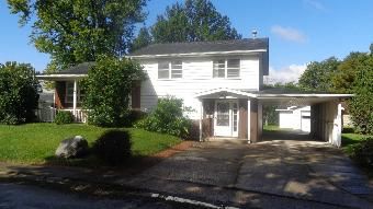 615 W Parkview Drive, Arthur, IL 61911