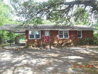 1016 Elizabeth Dr, Laurinburg, NC 28352