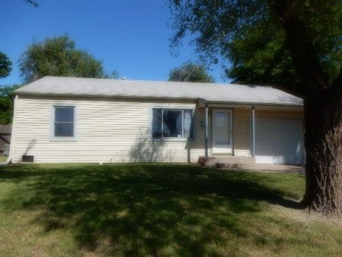 71 Sunset Dr, Hutchinson, KS 67502