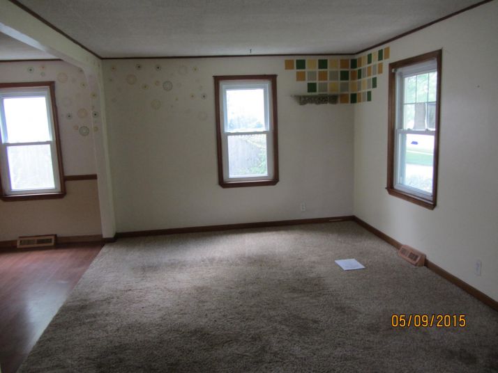 44 Wexford Ave, Belleville, MI 48111