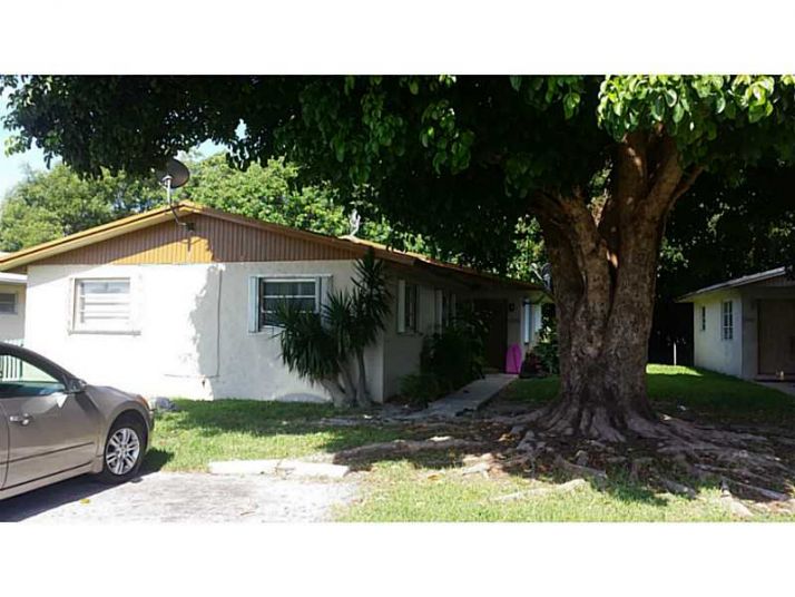 25420 SW 107 CT, Homestead, FL 33032