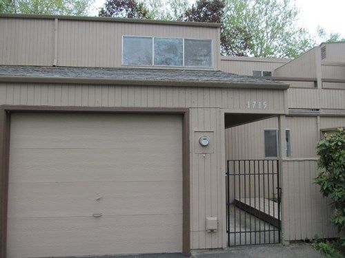 1715 NW Rolling Hill Dr Unit 379, Beaverton, OR 97006