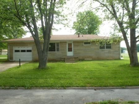 2169 W Ramsey Dr, Decatur, IL 62526