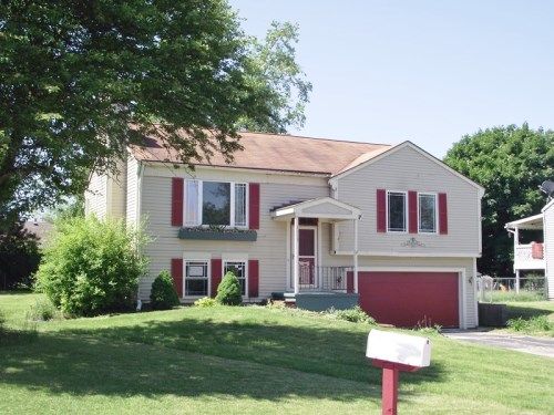 4513 Cranberry Ct, Lansing, MI 48917