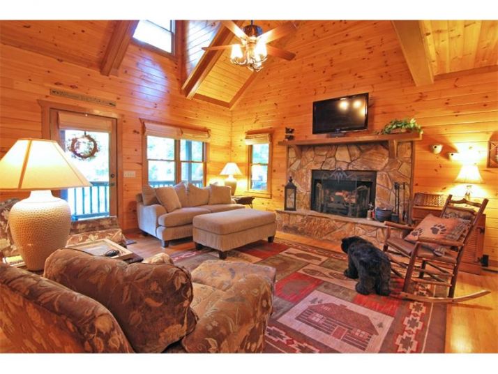 557 Whispering Pines Lane, Cherrylog, GA 30522