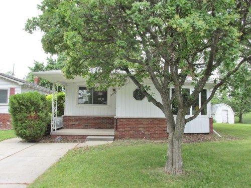 27427 Seyburn Ave, Warren, MI 48092