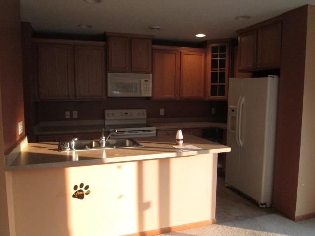 10813 Kingsfield Ln, Saint Paul, MN 55129