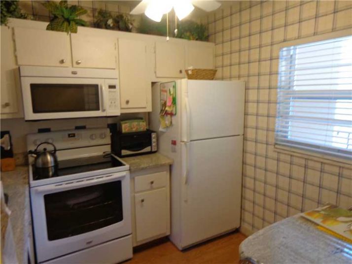 9460 POINCIANA PL # 303, Fort Lauderdale, FL 33324