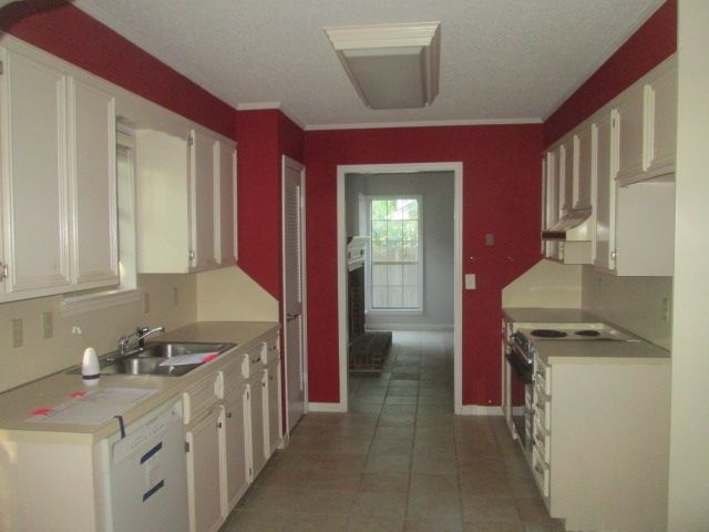 13310 Cedar Point Dr, Little Rock, AR 72211
