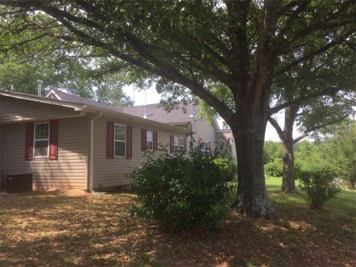 2890 Horseshoe Road, Loganville, GA 30052