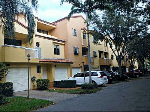 21394 MARINA COVE CR # 12-H, Miami, FL 33180