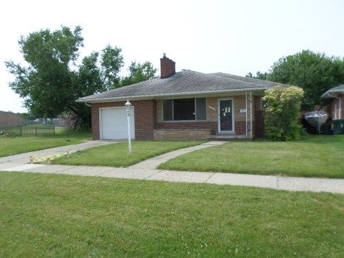 19618 Chalon St, Saint Clair Shores, MI 48080