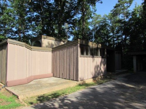 38 Woodlawn Ave, Hampton, GA 30228