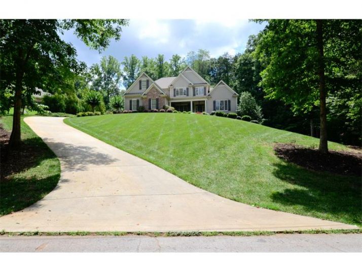 221 Oakwood Drive, Cumming, GA 30040