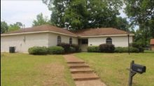 2323 Greenway Dr Alexandria, LA 71301