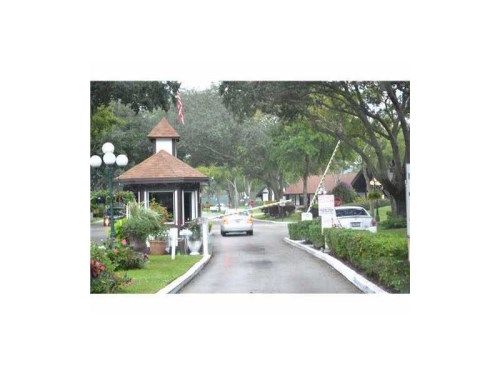 3680 INVERRARY DR # 3B, Fort Lauderdale, FL 33319