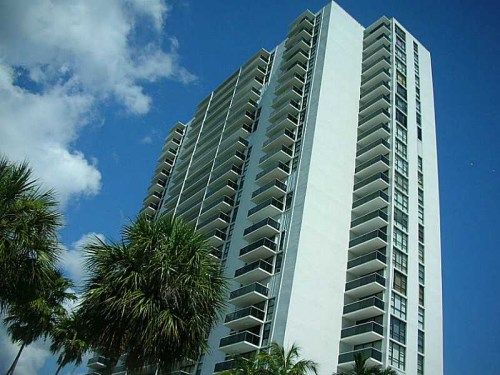 3675 N COUNTRY CLUB DR # 705, Miami, FL 33180