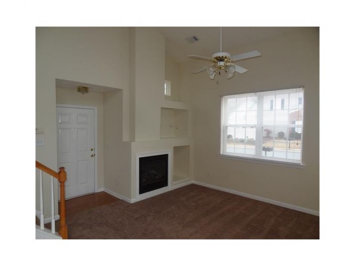 917 W Oaks Drive, Woodstock, GA 30188