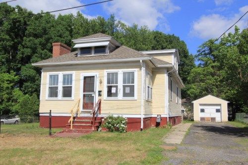 27 Helen St, Chicopee, MA 01020