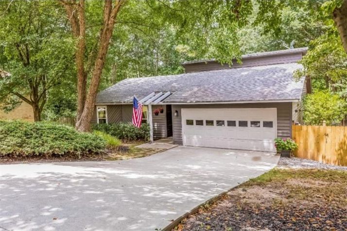 110 Lakeland Way, Roswell, GA 30076