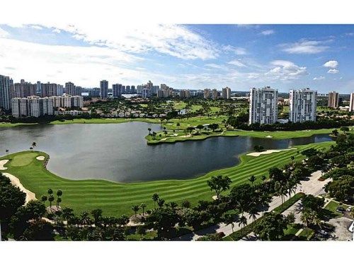 3675 N COUNTRY CLUB DR # PH9, Miami, FL 33180