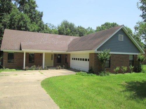100 Nichols Blvd, Senatobia, MS 38668