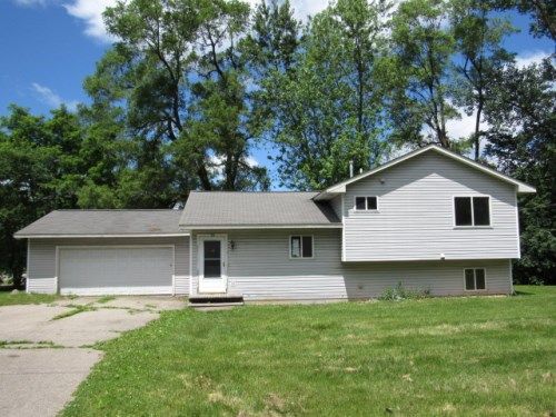 15 Noyle Dr, Waterford, MI 48328