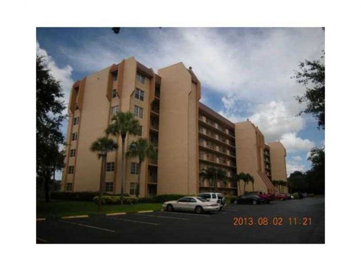 3001 W ROLLING HILLS CIR # 310, Fort Lauderdale, FL 33328