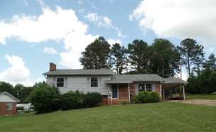 111 Carter Heights Dr, Gaffney, SC 29340