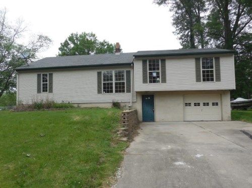 215 W Third St, Silver Grove, KY 41085