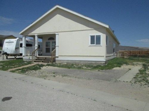 807 Apple Ave, Rawlins, WY 82301