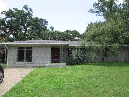 1109 Edgewood Dr, Bryan, TX 77802