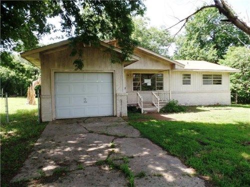 512 E Main St, Tecumseh, OK 74873