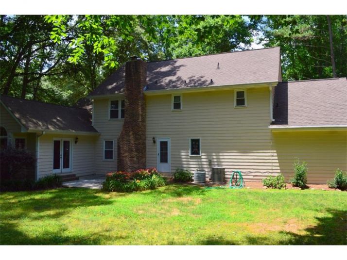 5004 Fox Forest Circle, Lilburn, GA 30047