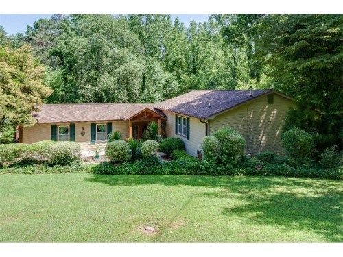 6487 Samoa Way, Flowery Branch, GA 30542