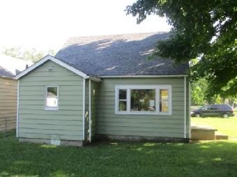 2402 W 28th St, Anderson, IN 46016