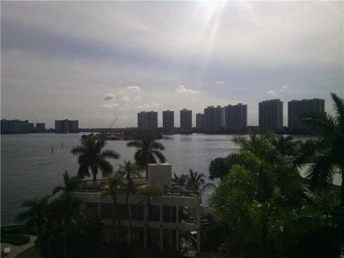 3600 MYSTIC POINTE DR # 606, Miami, FL 33180